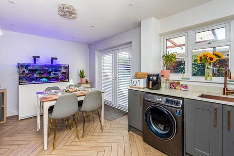 3 bedroom end of terrace house for sale, Whitehouse Court, Rushden NN10