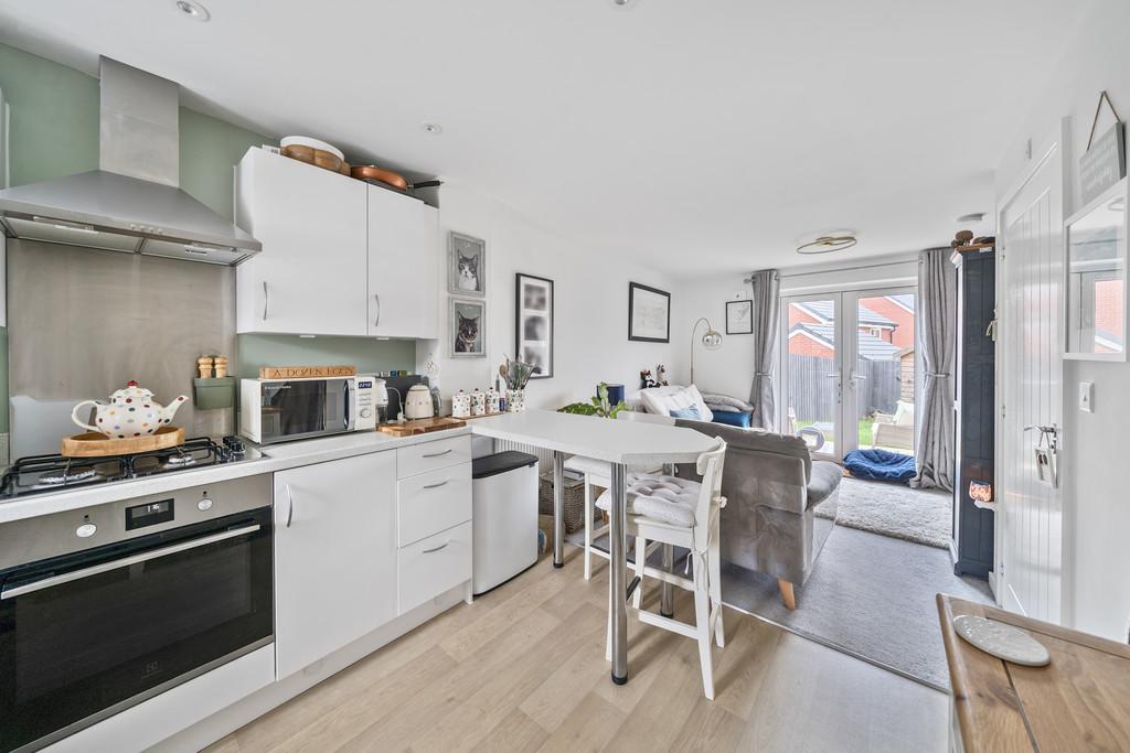 Kitchen &amp; Living