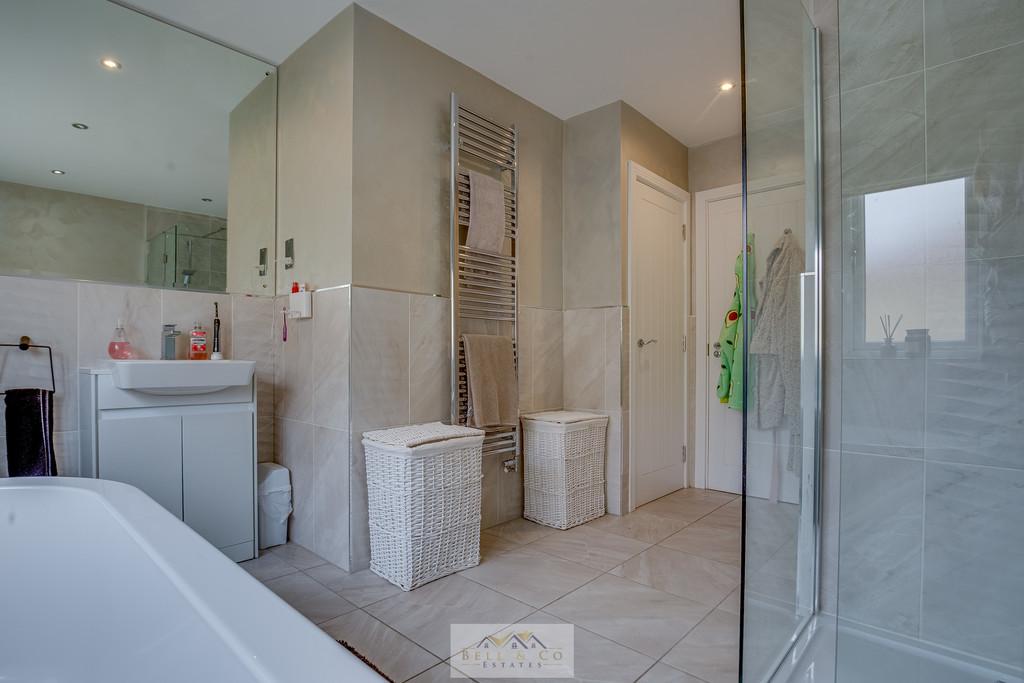 Bathroom 1.3
