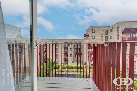 2 bedroom apartment for sale, Fleming Road, Southall