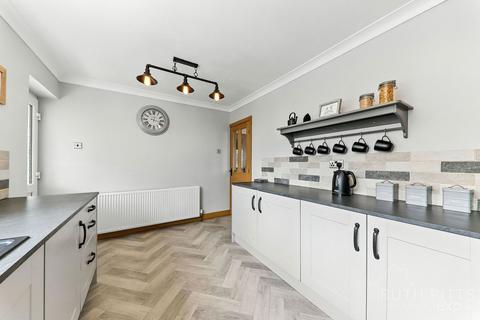 2 bedroom semi-detached bungalow for sale, Valley View, Pontefract WF9
