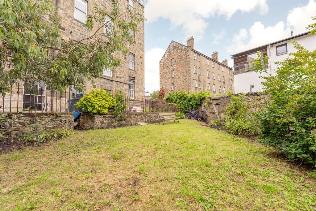 Shared Rear Garden