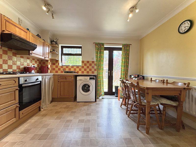 Dining kitchen