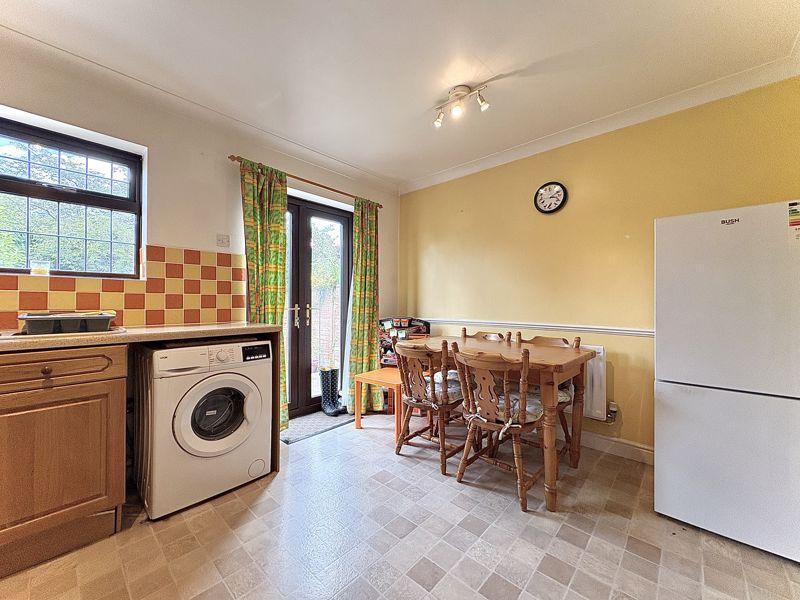 Dining kitchen