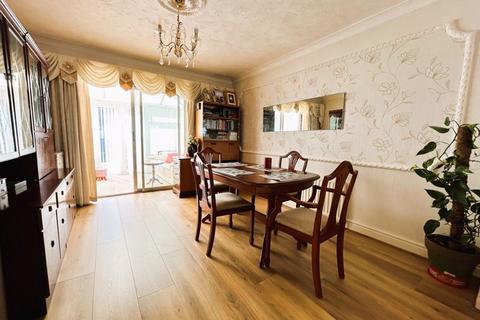 42 Chase Road, Brownhills, Walsall, WS8 6JE