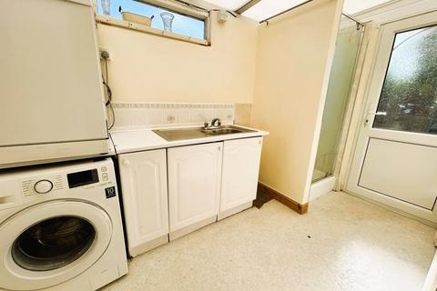 42 Chase Road, Brownhills, Walsall, WS8 6JE