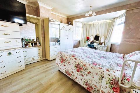 42 Chase Road, Brownhills, Walsall, WS8 6JE