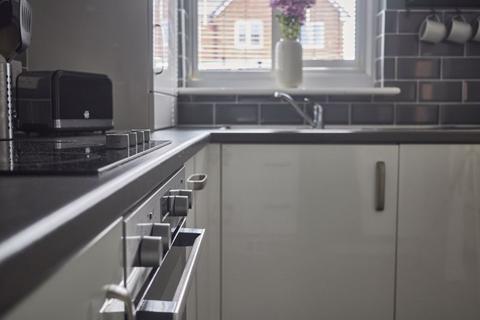 2 bedroom terraced house for sale, Crabtree Close, Cranbrook - No Onward Chain & Garage