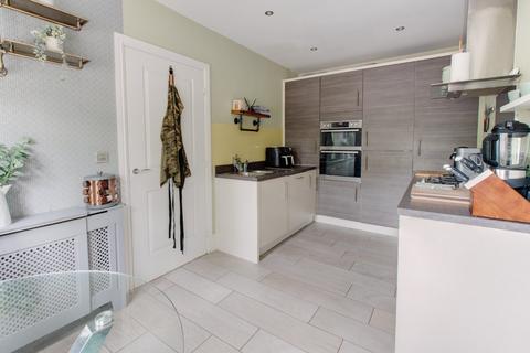 4 bedroom end of terrace house for sale, Turntable Avenue, Bromsgrove, Worcestershire, B60
