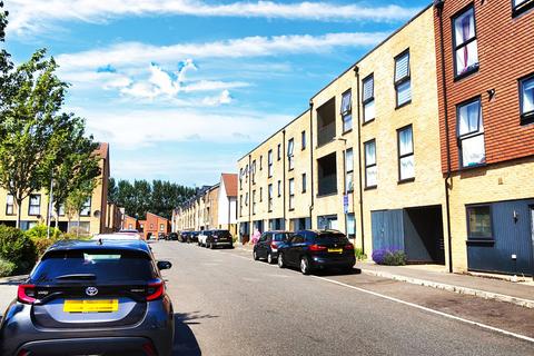 undefined, Fullerton Avenue, Dagenham, RM8