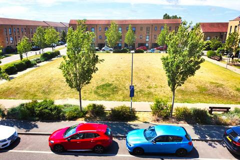 2 bedroom apartment for sale, Fullerton Avenue, Dagenham, RM8