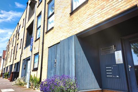undefined, Fullerton Avenue, Dagenham, RM8