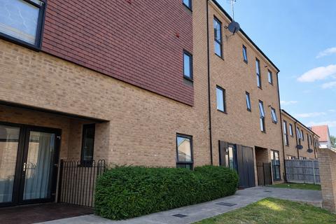 undefined, Fullerton Avenue, Dagenham, RM8