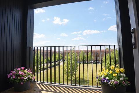 2 bedroom apartment for sale, Fullerton Avenue, Dagenham, RM8