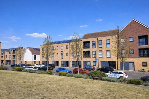 2 bedroom apartment for sale, Fullerton Avenue, Dagenham, RM8