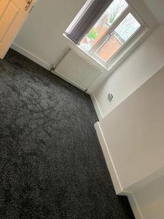 2 bedroom terraced house to rent, De La Pole Avenue, Hull HU3