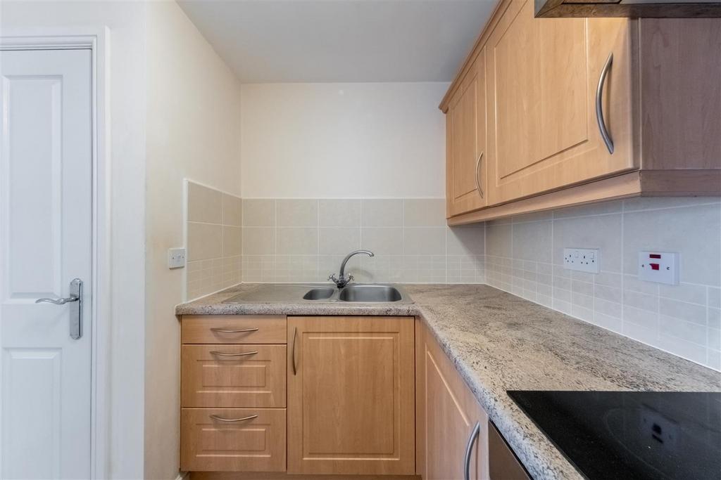 49 Arley Court-002.jpg