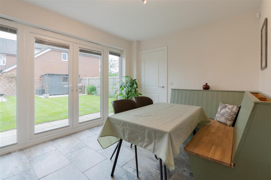 1 Beaufort Close-009.JPG