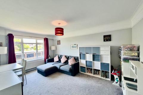 2 bedroom maisonette for sale, Cedar Close, Borehamwood