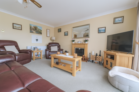 49 Cranleigh Drive, Whitfield, Dover, CT16 3NW