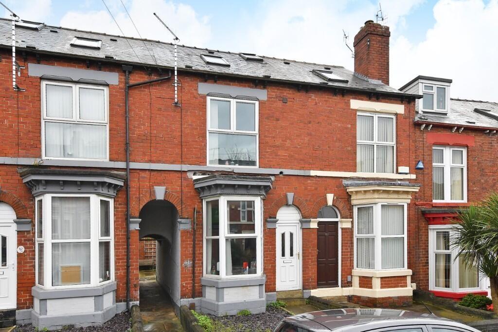 Charming traditional terraced house with classi...