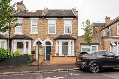 4 bedroom terraced house for sale, Coopers Lane, London E10
