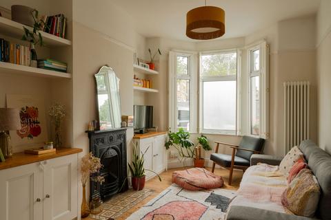 4 bedroom terraced house for sale, Coopers Lane, London E10
