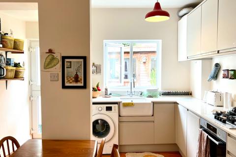 159 Mina Road, Bristol, BS2 9YQ