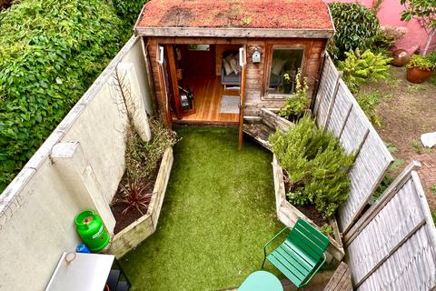 159 Mina Road, Bristol, BS2 9YQ