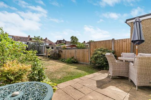 5 Derrick Road, Beckenham, BR3 3QG