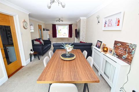 undefined, Gilbert Close, Hempstead