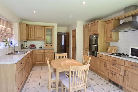 undefined, Ffordd Cae Canol, Trefnant