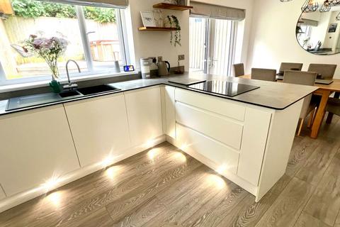 20 Emlyn Fields, St Austell, PL25 3UL