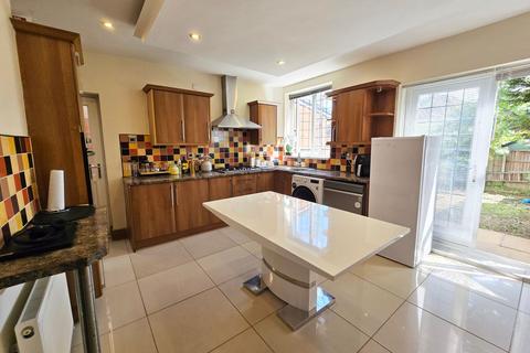 9 Bryngarth Crescent, Leicester, LE5 2AF