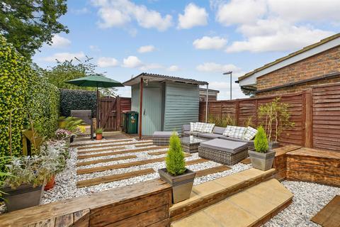 3 bedroom terraced house for sale, Kingsley Road, Bewbush, Crawley, West Sussex
