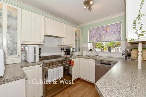3 bedroom terraced house for sale, Kingsley Road, Bewbush, Crawley, West Sussex