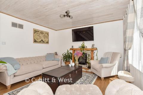 3 bedroom terraced house for sale, Kingsley Road, Bewbush, Crawley, West Sussex