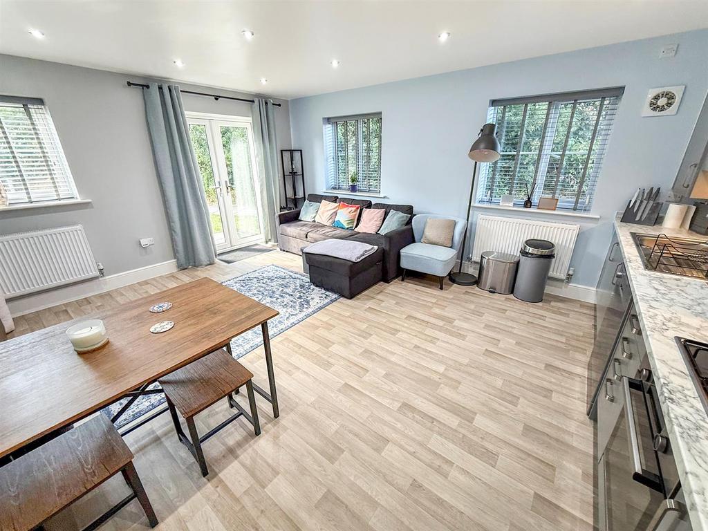 Lounge/ Kitchen