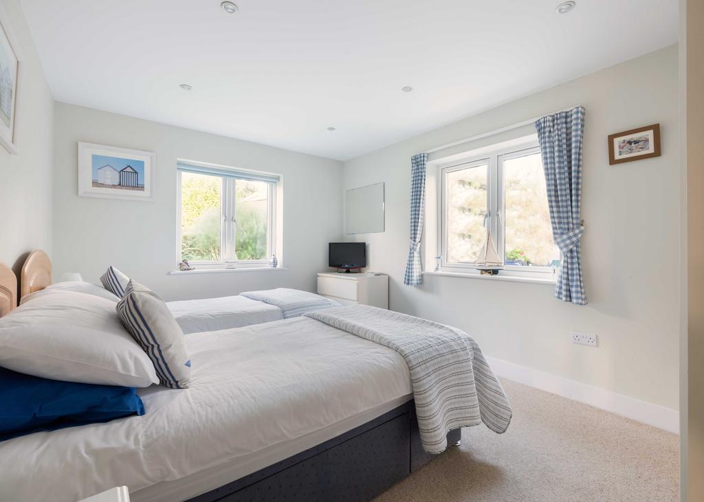 68669909ecc03 The-Cottage-15