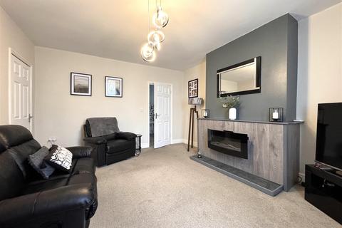 3 bedroom terraced house for sale, Top Row, Darton, Barnsley