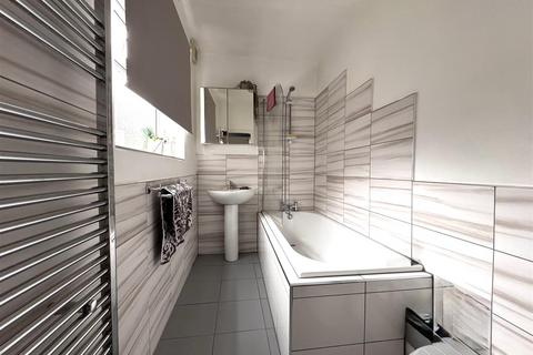 3 bedroom terraced house for sale, Top Row, Darton, Barnsley