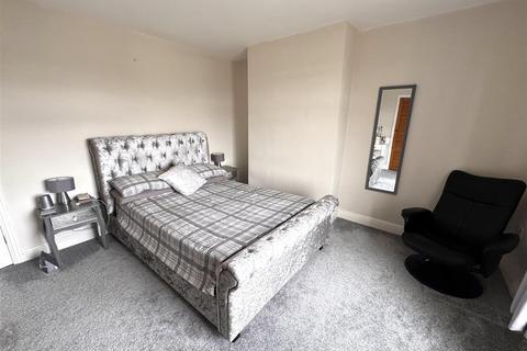 3 bedroom terraced house for sale, Top Row, Darton, Barnsley