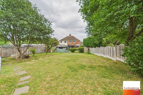 undefined, Middle Meadow Avenue, Quinton, Birmingham, B32 1NU
