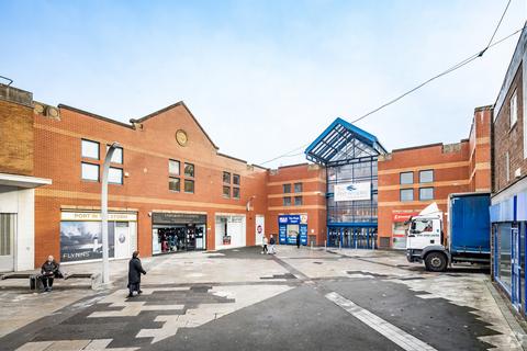 Retail property (high street) to rent, Mercer Walk Ellesmere Port CH65 0AP