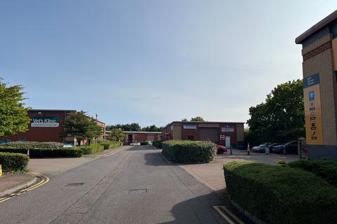 Industrial development to rent, Paddington Dr Swindon SN5 7YW