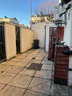 Retail property (high street) to rent, 141 St Johns Hl London SW11 1TD