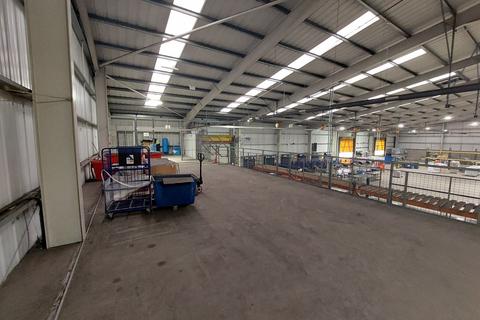 Distribution warehouse to rent, Wade St Dundee DD2 4SS