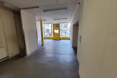 Retail property (high street) to rent, 31-35 Parnie St Glasgow G1 5RJ