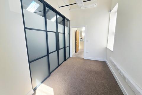 Office to rent, 162 Church St Cliffe ME3 7QB