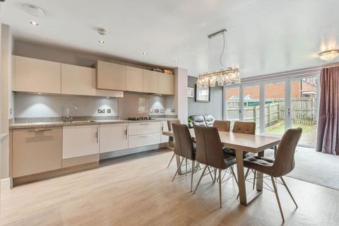 3 bedroom semi-detached house for sale, Drawbridge Avenue, Wakefield WF8